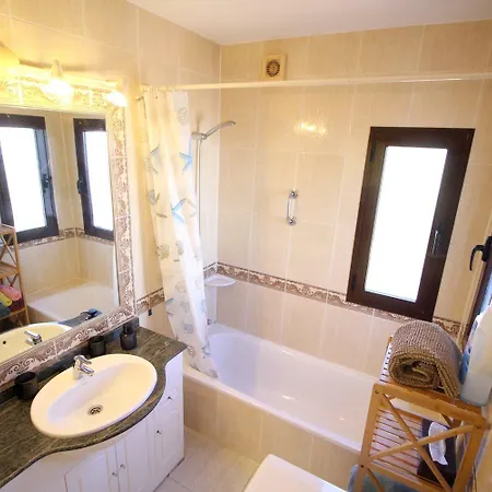 App 8a - Sonniger Balkon, Sehr Ruhig, 180 Cm Bett, 100 M Zum *